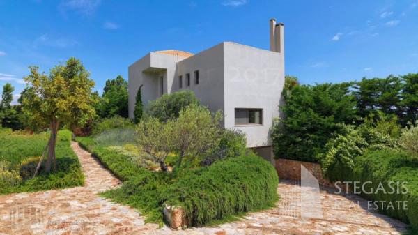 Luxury Villa in Rafina (Eastern Athens)