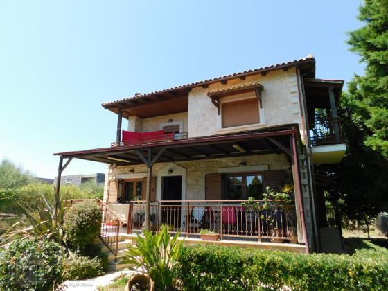 Crete Heraklion Peza. For sale a stone-built traditional house of 140 sqm on a plot of 780 sqm within the settlement with unobstructed views